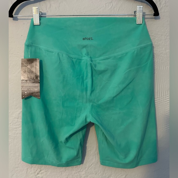 Stori Teal Blue Legging, Biker Shorts, and Crop Top Set - Picture 6 of 13